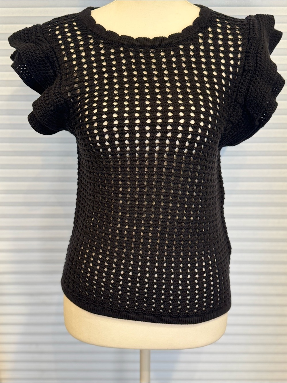 GAP Flutter Sleeve Black Crochet Sweater CB1035